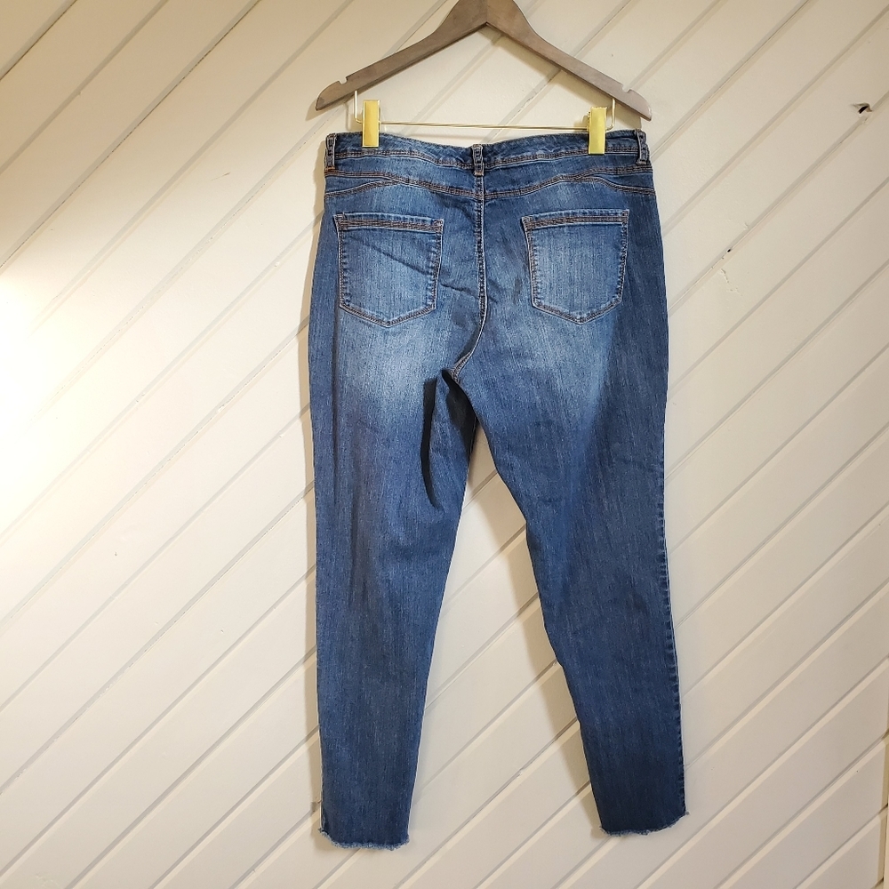 BANDALINO lisbeth Navy Embroidered Jeans - Picture 7 of 12